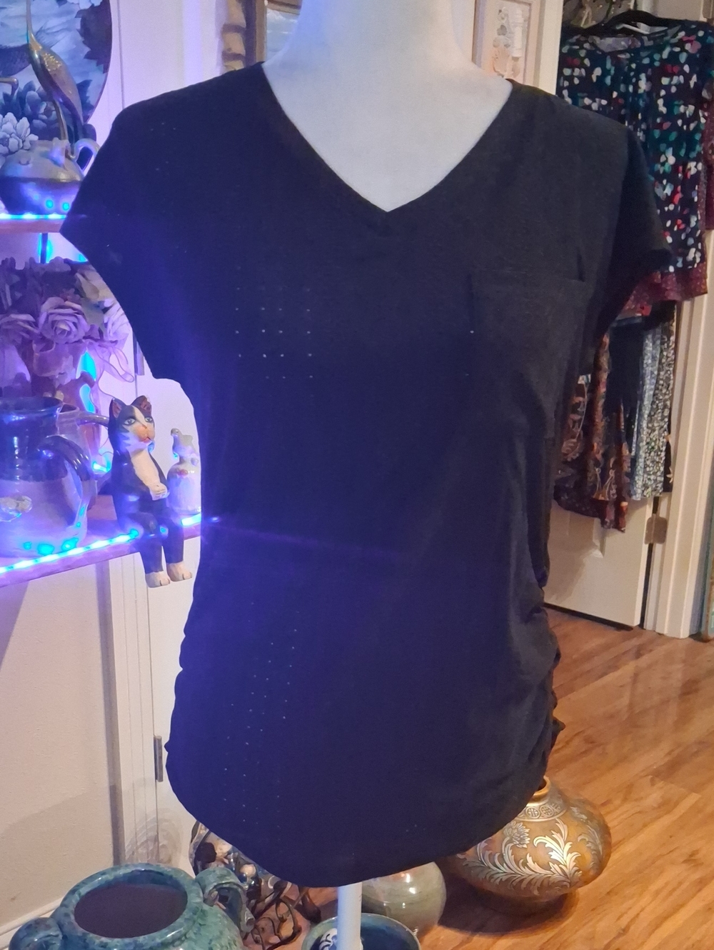 A New Women's Black Eyelet V-Neck Blouse Size S